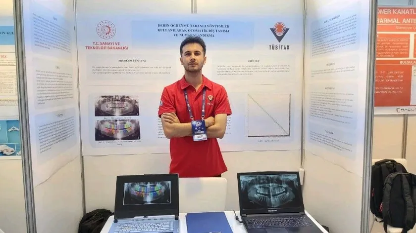 Sinan at his project booth at the TÜBİTAK 2242 finals